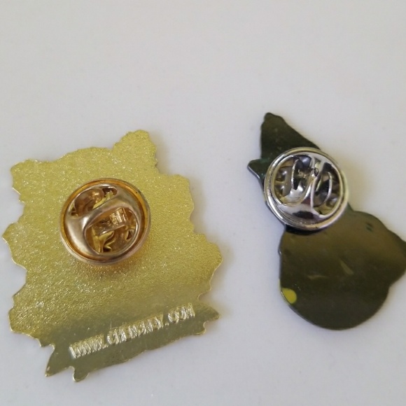 🙏🌹Bella Dońa Prayer Hands & Virgin Mary Pins - Picture 4 of 4